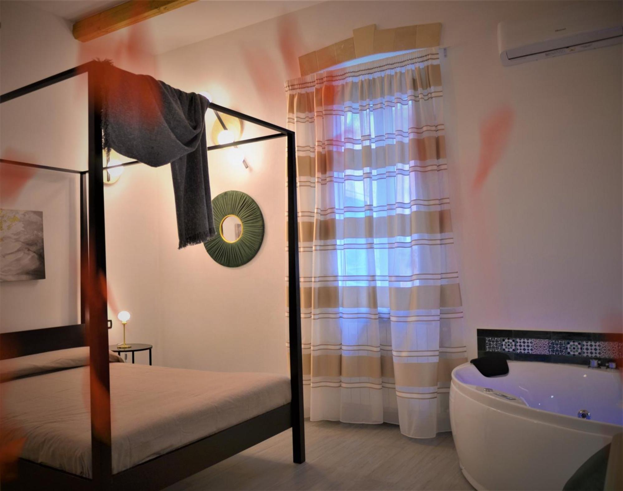 The Court Suites & Spa Таранто Экстерьер фото